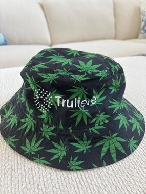Black & Green Leaf Bucket Hat - Branded